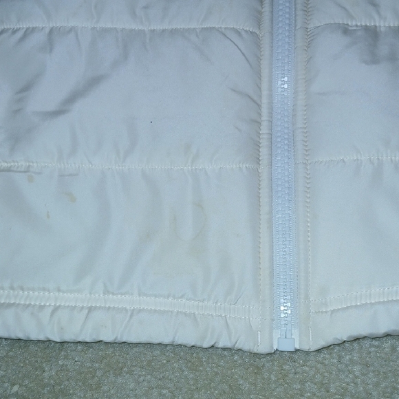 FILA Women's Cream Puffer Vest - Picture 5 of 6